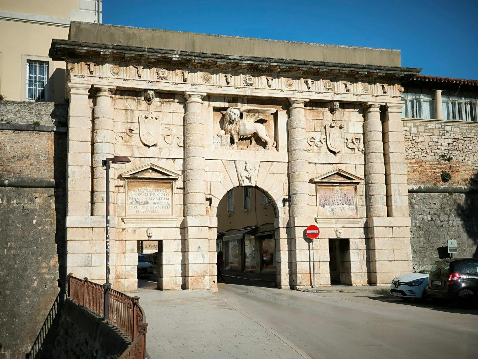 Gana Apartment